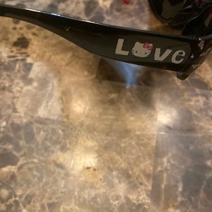 Hello Kitty Shades